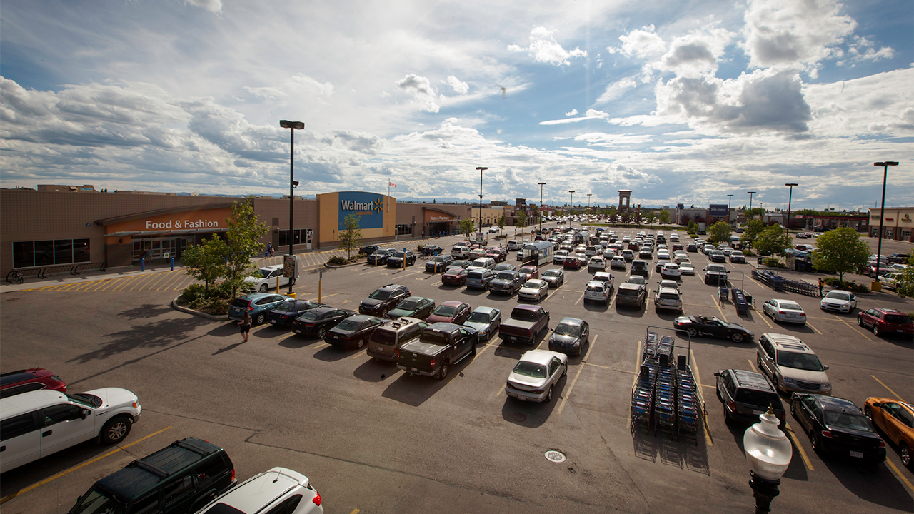 Image of Walmart superstore anchor tenant at a SmartCentres commercial retail location in Calgary, Alberta